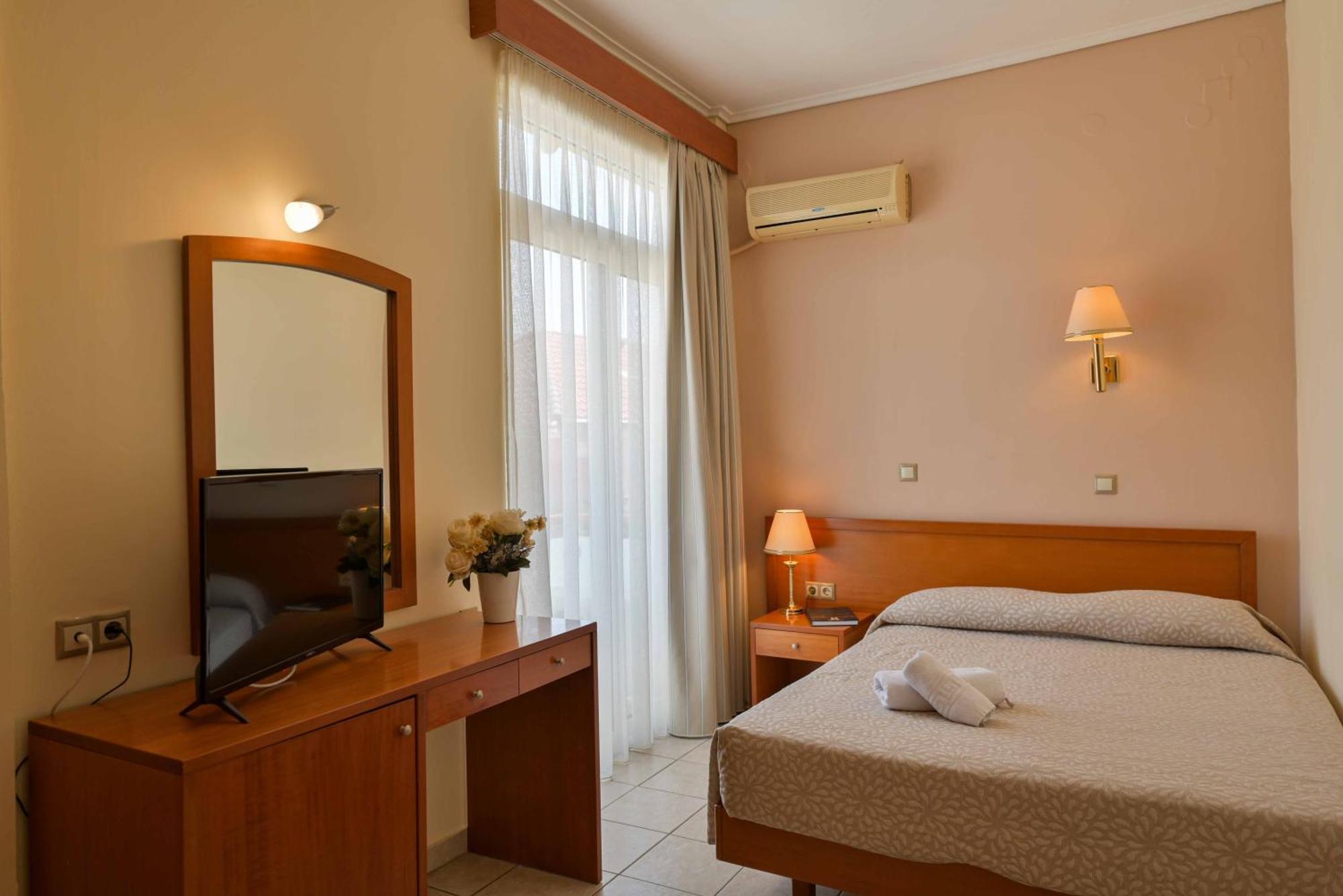 Neda Hotel Ancient Olympia Стая снимка